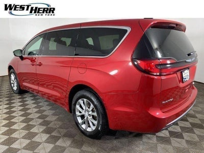 2026 Chrysler Pacifica Select AWD