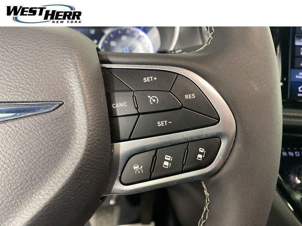 2026 Chrysler Pacifica Select AWD