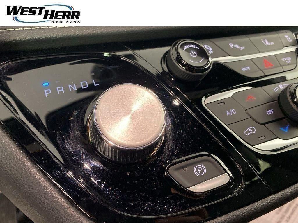 2026 Chrysler Pacifica Select AWD