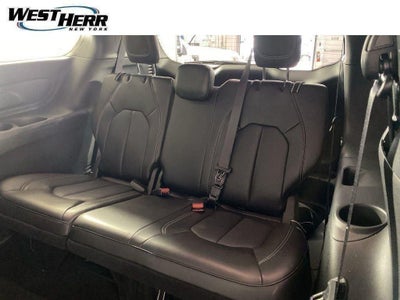 2026 Chrysler Pacifica Select AWD