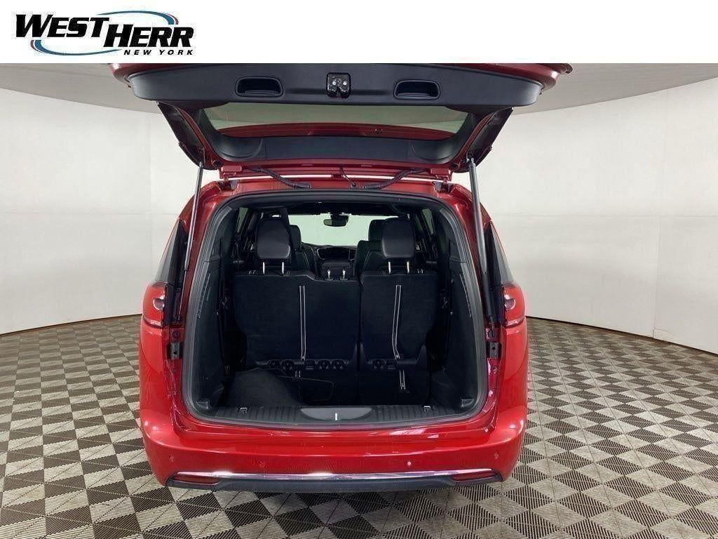 2026 Chrysler Pacifica Select AWD