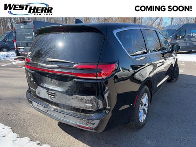 2026 Chrysler Pacifica Select AWD