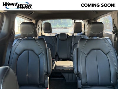 2026 Chrysler Pacifica Select AWD