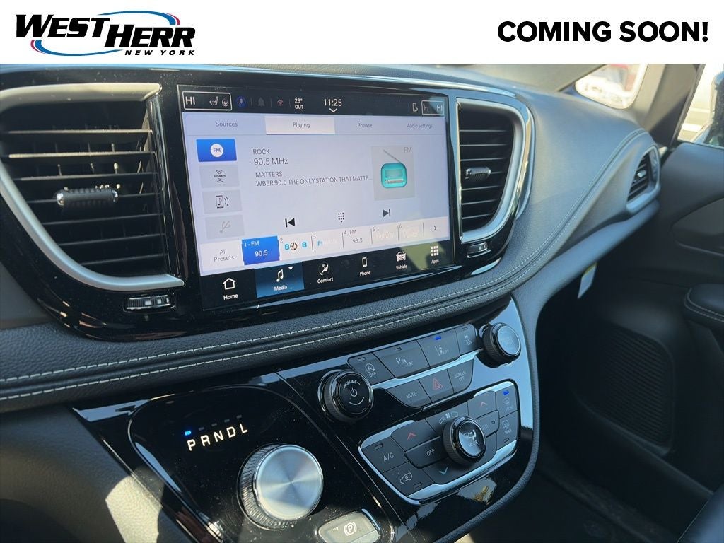 2026 Chrysler Pacifica Select AWD