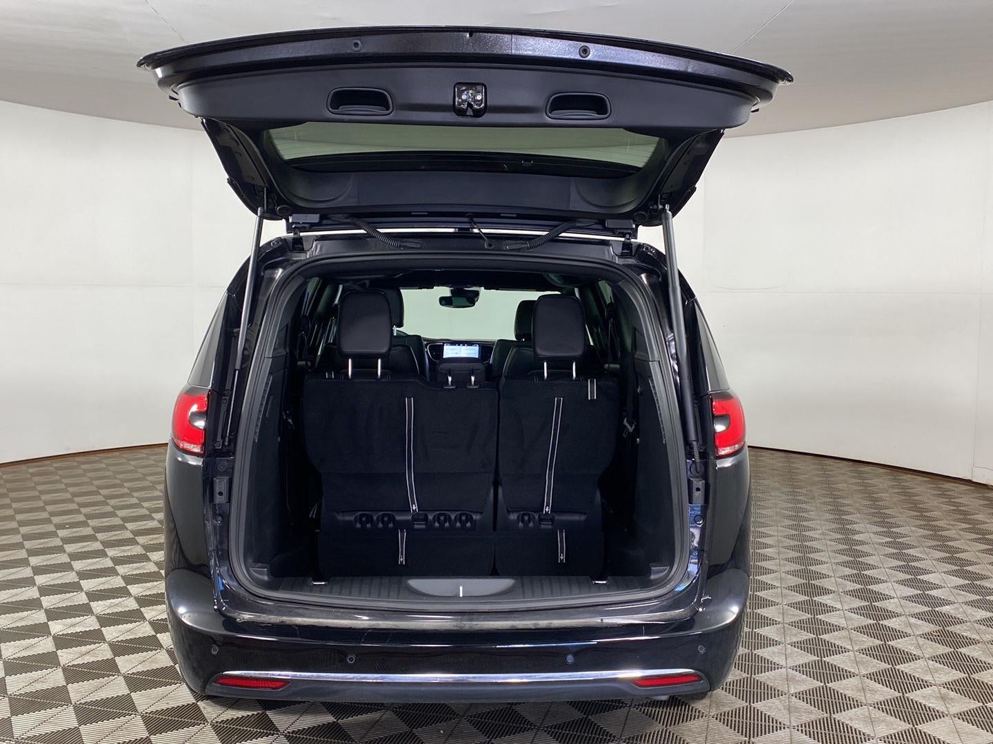 2026 Chrysler Pacifica Select AWD