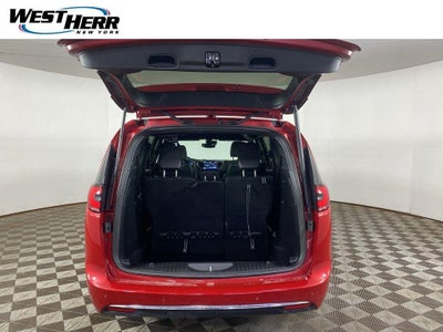 2026 Chrysler Pacifica Select AWD