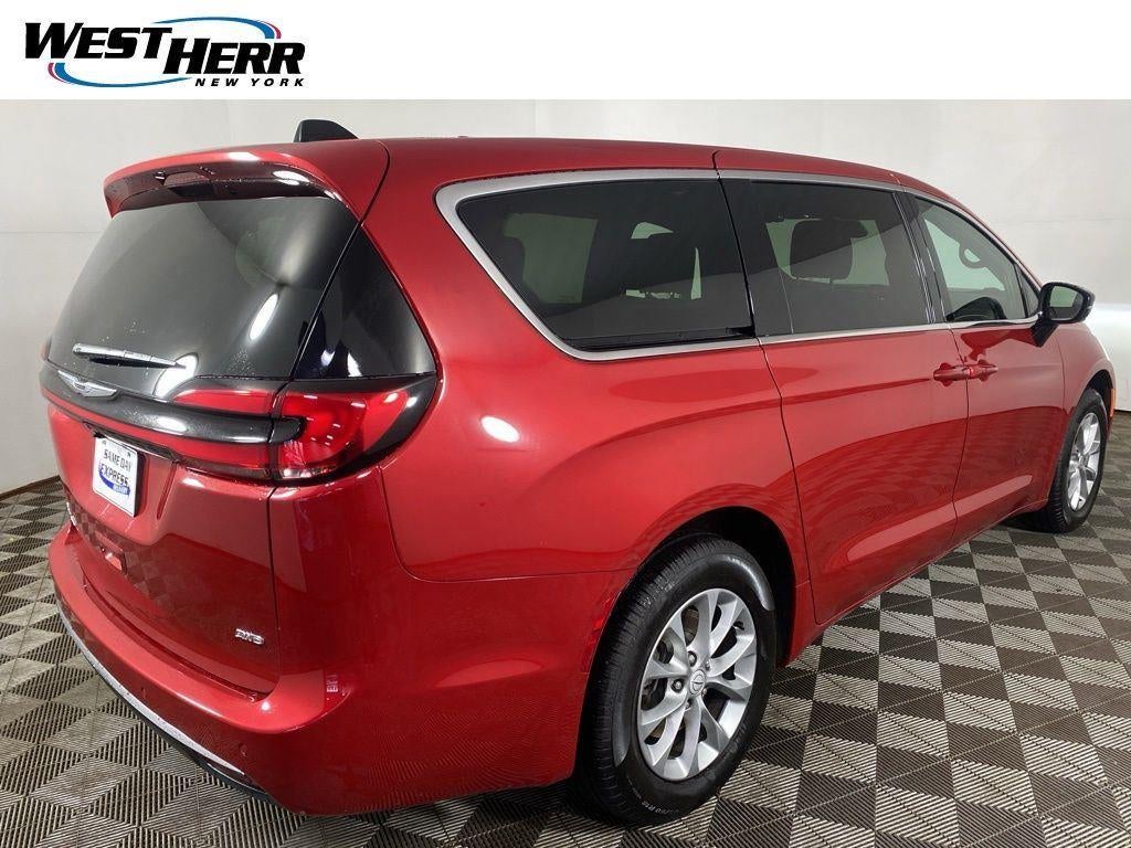 2026 Chrysler Pacifica Select AWD