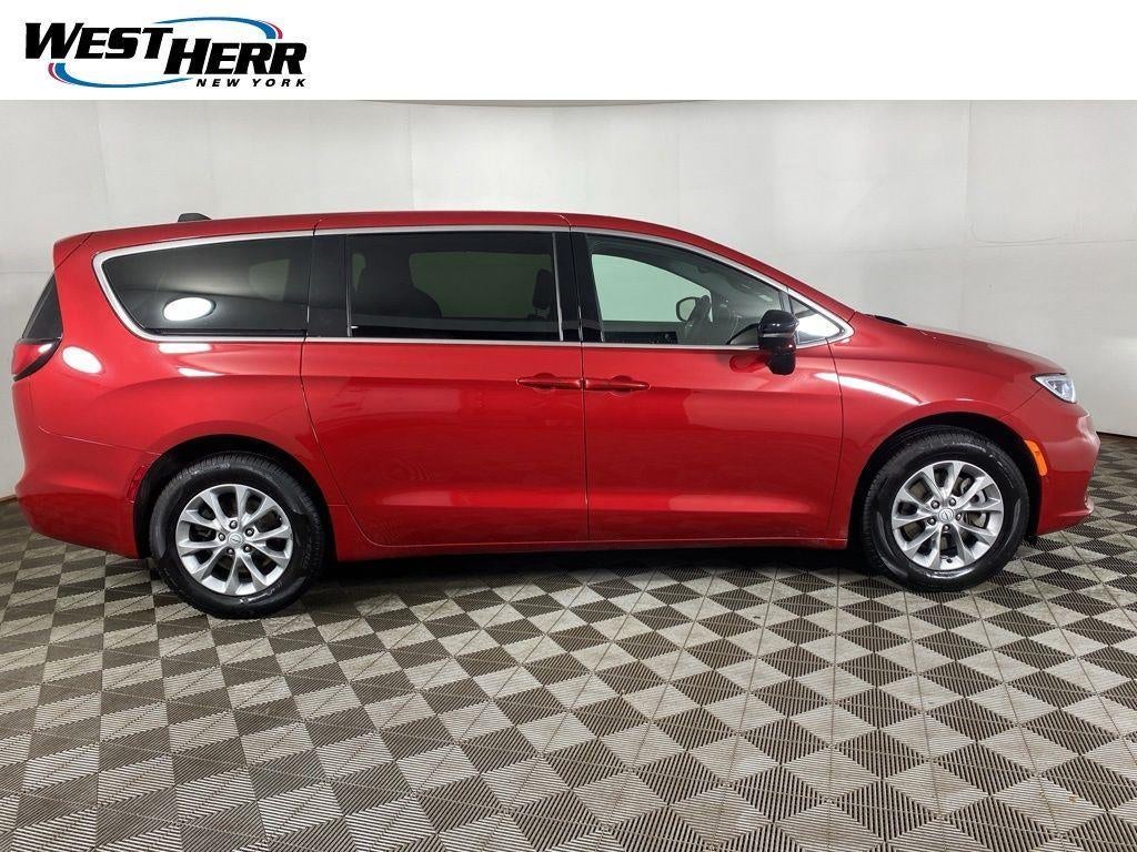 2026 Chrysler Pacifica Select AWD