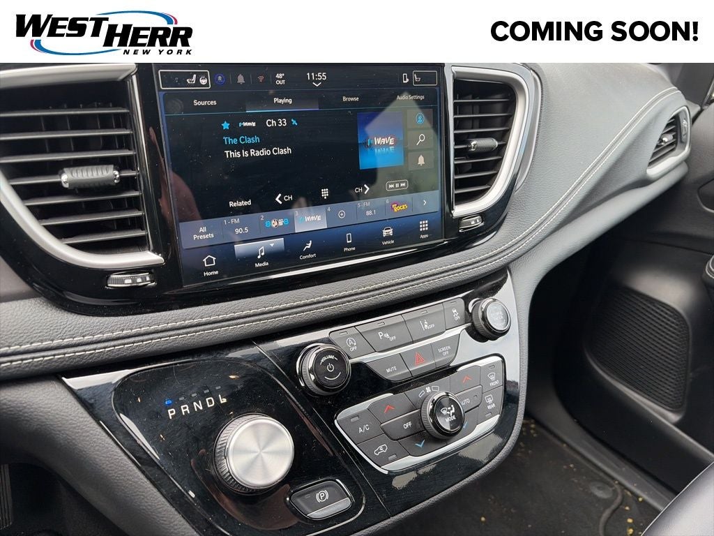 2026 Chrysler Pacifica Select AWD