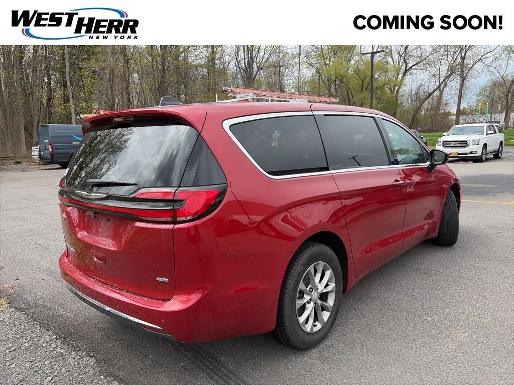 2026 Chrysler Pacifica Select AWD