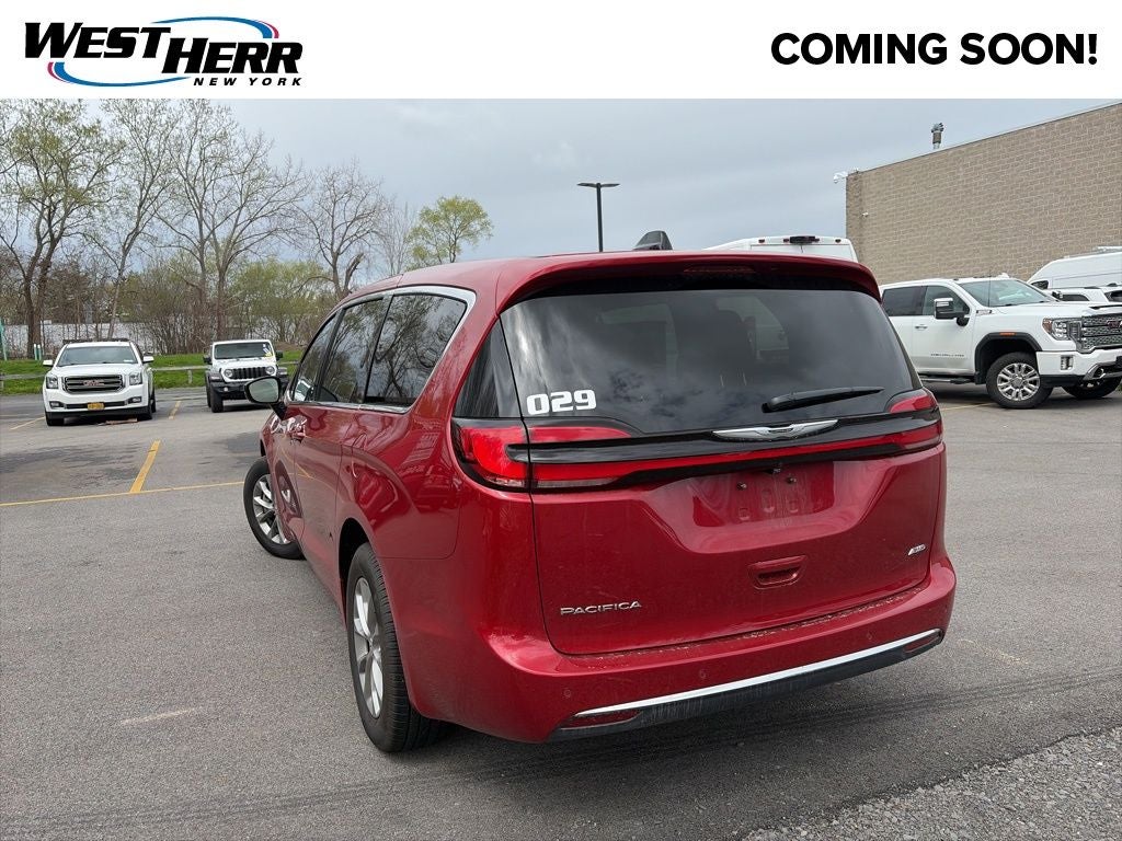 2026 Chrysler Pacifica Select AWD