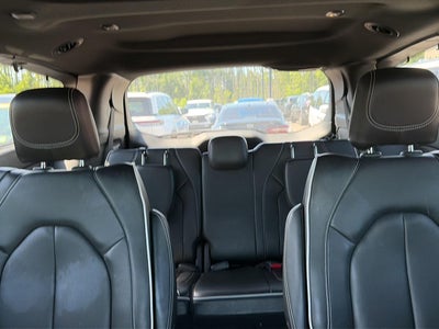 2022 Chrysler Pacifica Limited AWD