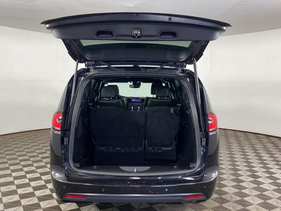 2022 Chrysler Pacifica Limited AWD