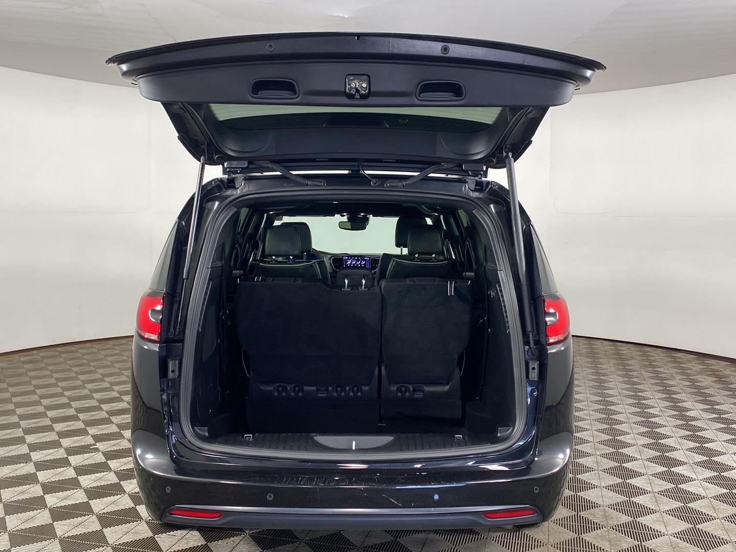 2022 Chrysler Pacifica Limited AWD