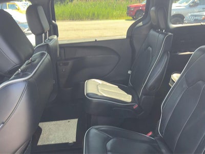 2022 Chrysler Pacifica Limited AWD