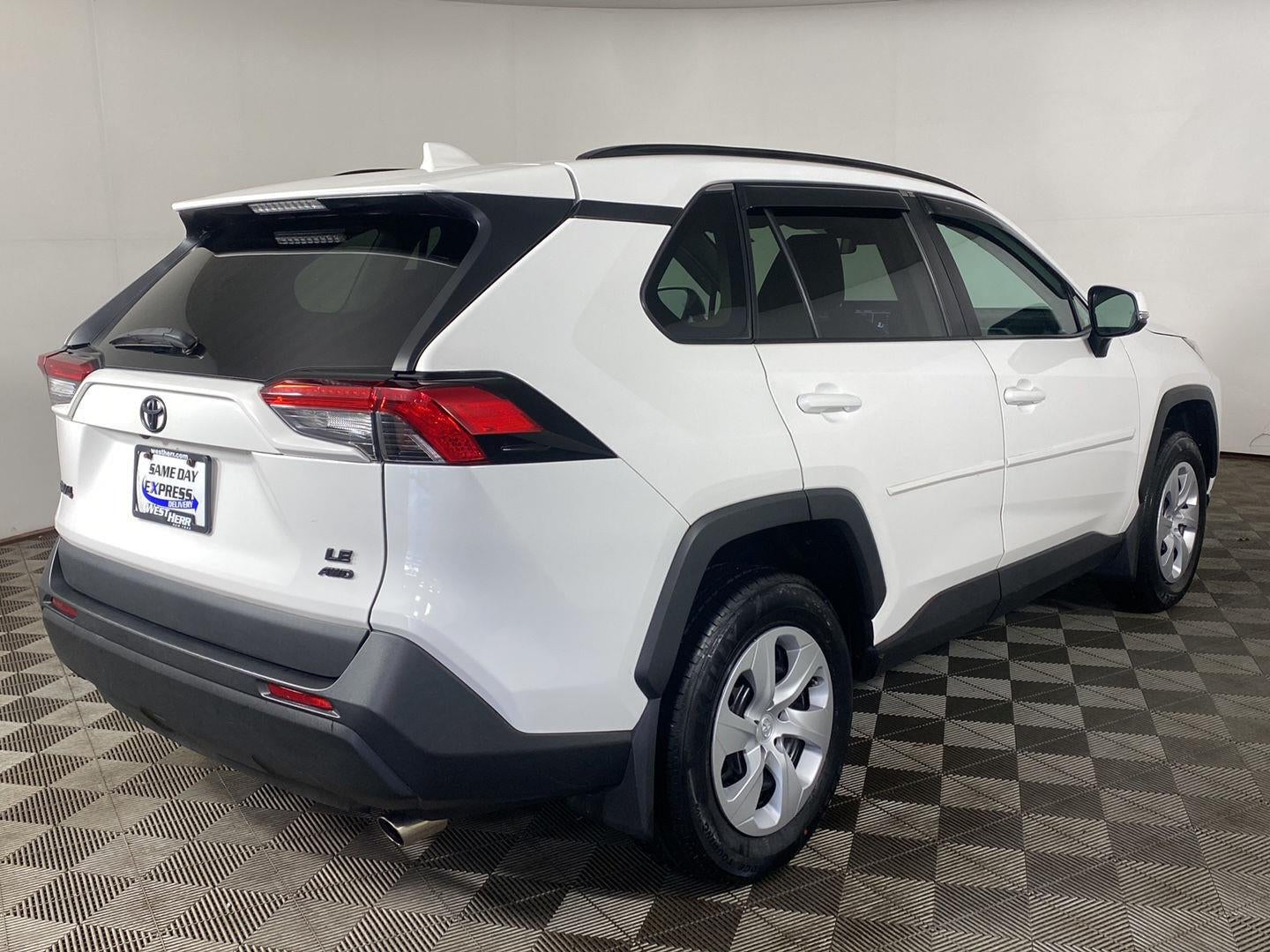 2020 Toyota RAV4 LE