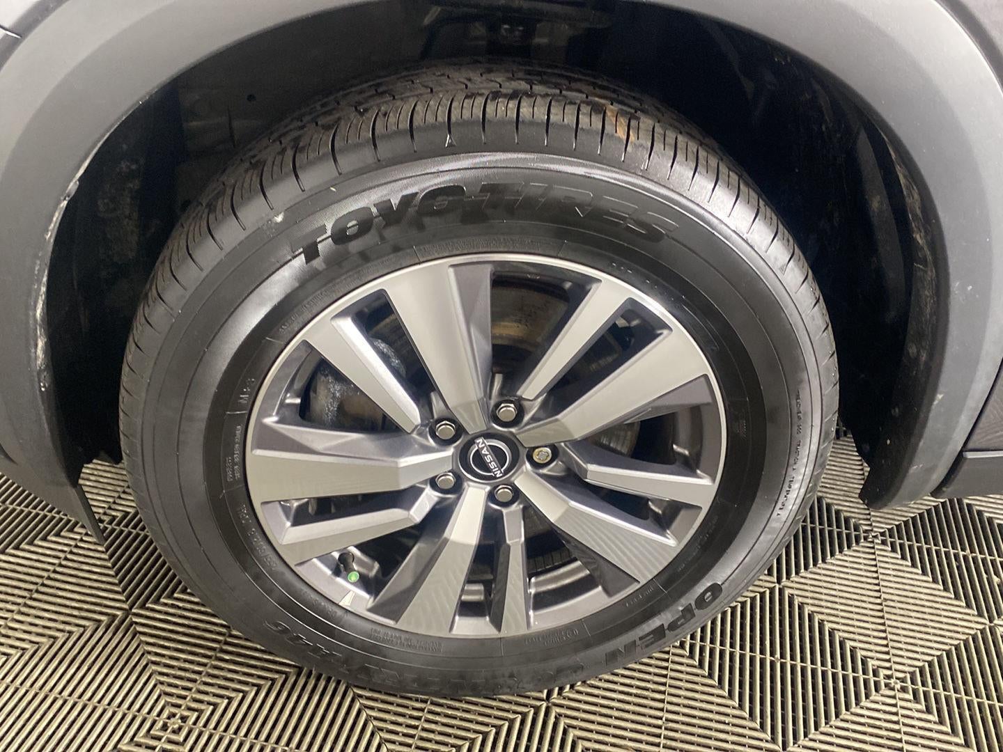 2023 Nissan Pathfinder SL 4WD