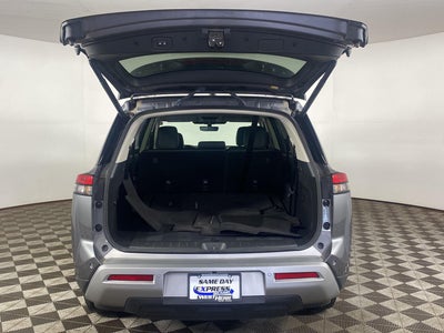 2023 Nissan Pathfinder SL 4WD