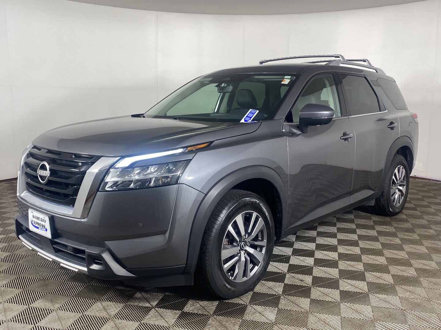 2023 Nissan Pathfinder SL 4WD