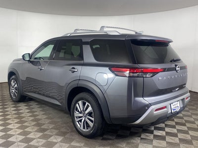 2023 Nissan Pathfinder SL 4WD
