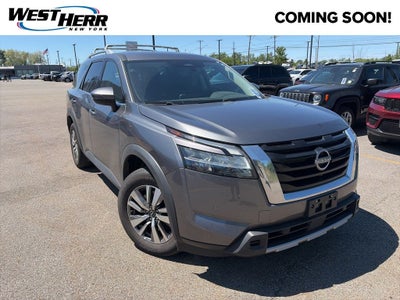 2023 Nissan Pathfinder SL 4WD
