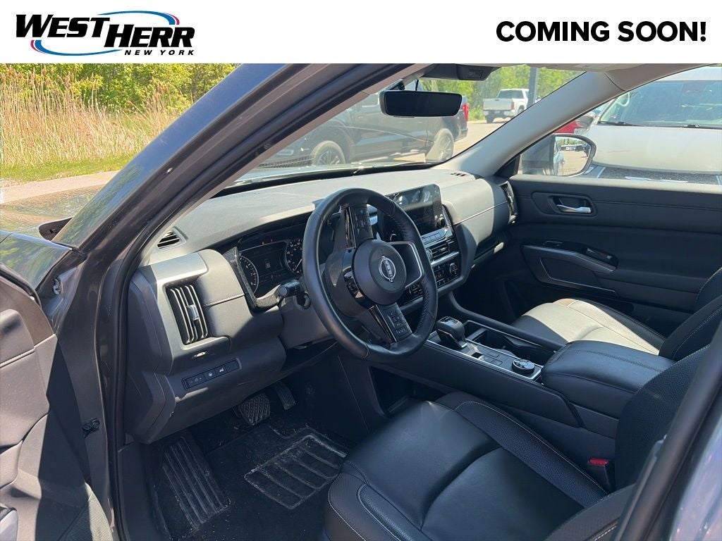 2023 Nissan Pathfinder SL 4WD