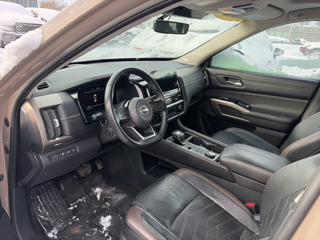2023 Nissan Pathfinder Platinum 4WD