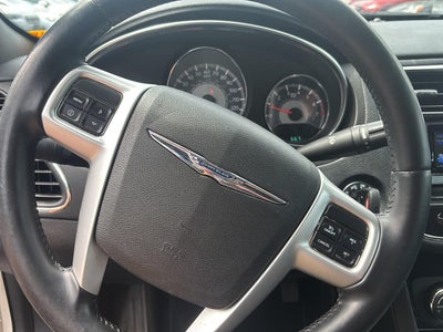 2013 Chrysler 200 Touring
