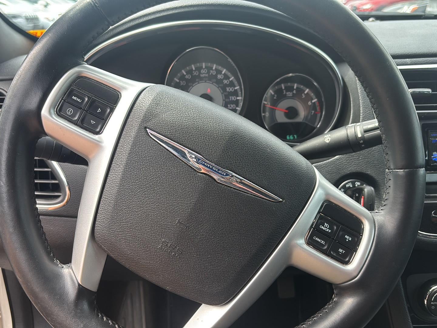 2013 Chrysler 200 Touring