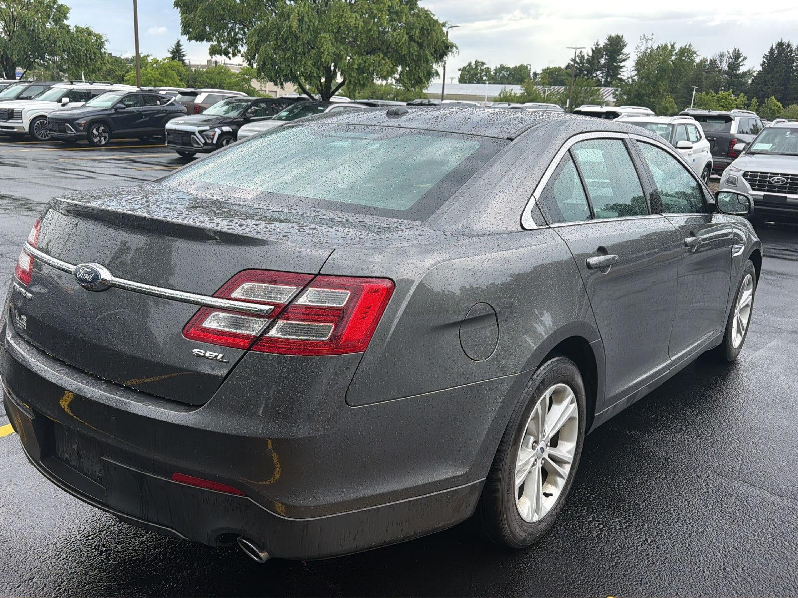 2018 Ford Taurus SEL