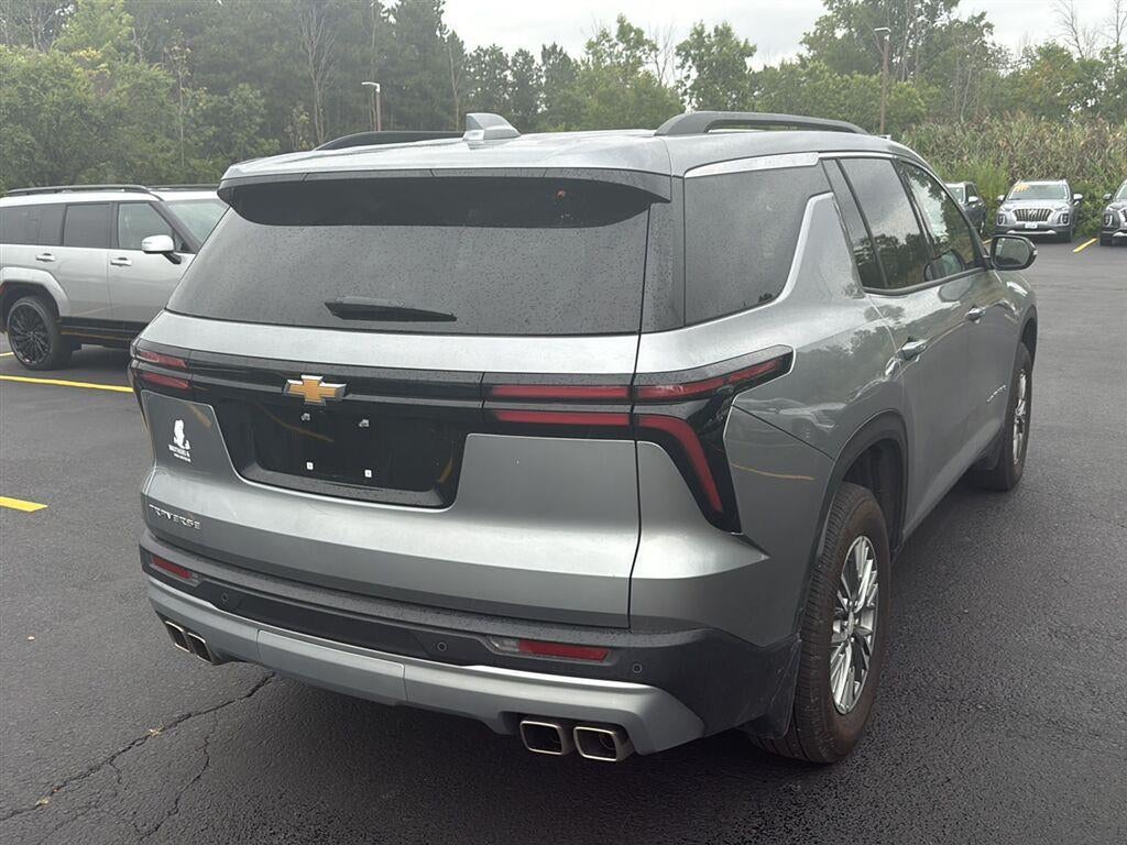 2026 Chevrolet Traverse FWD LT