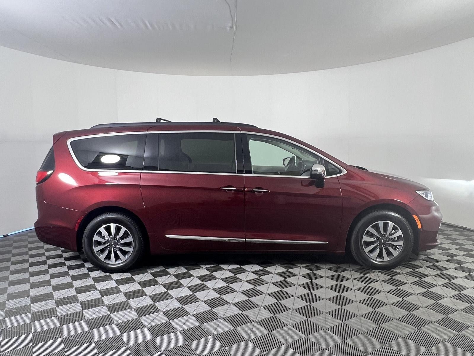 2023 Chrysler Pacifica Hybrid Limited