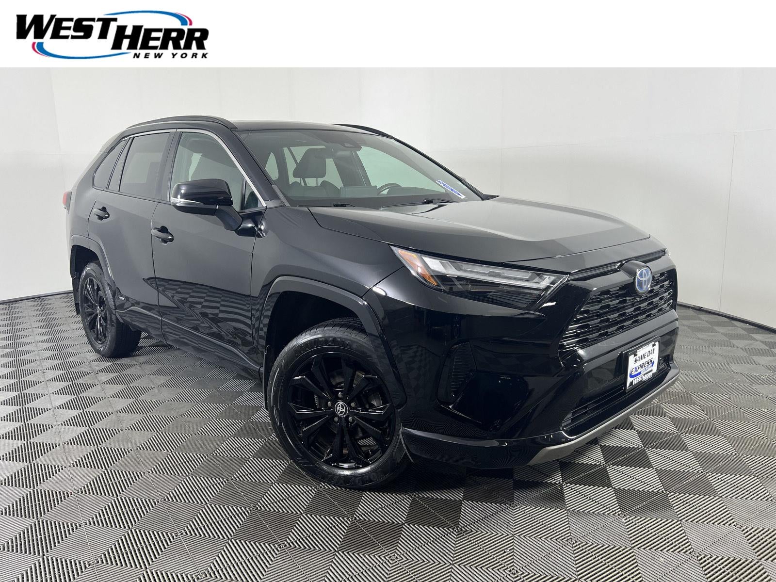 2022 Toyota RAV4 Hybrid SE