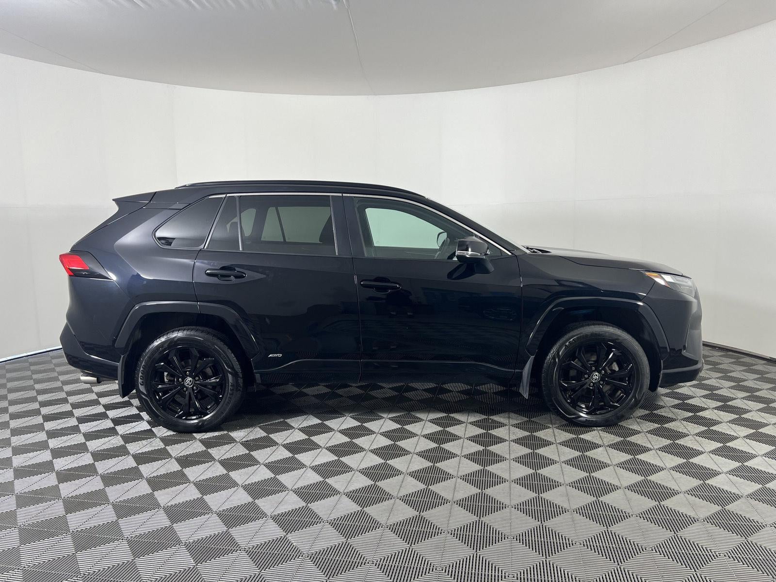 2022 Toyota RAV4 Hybrid SE