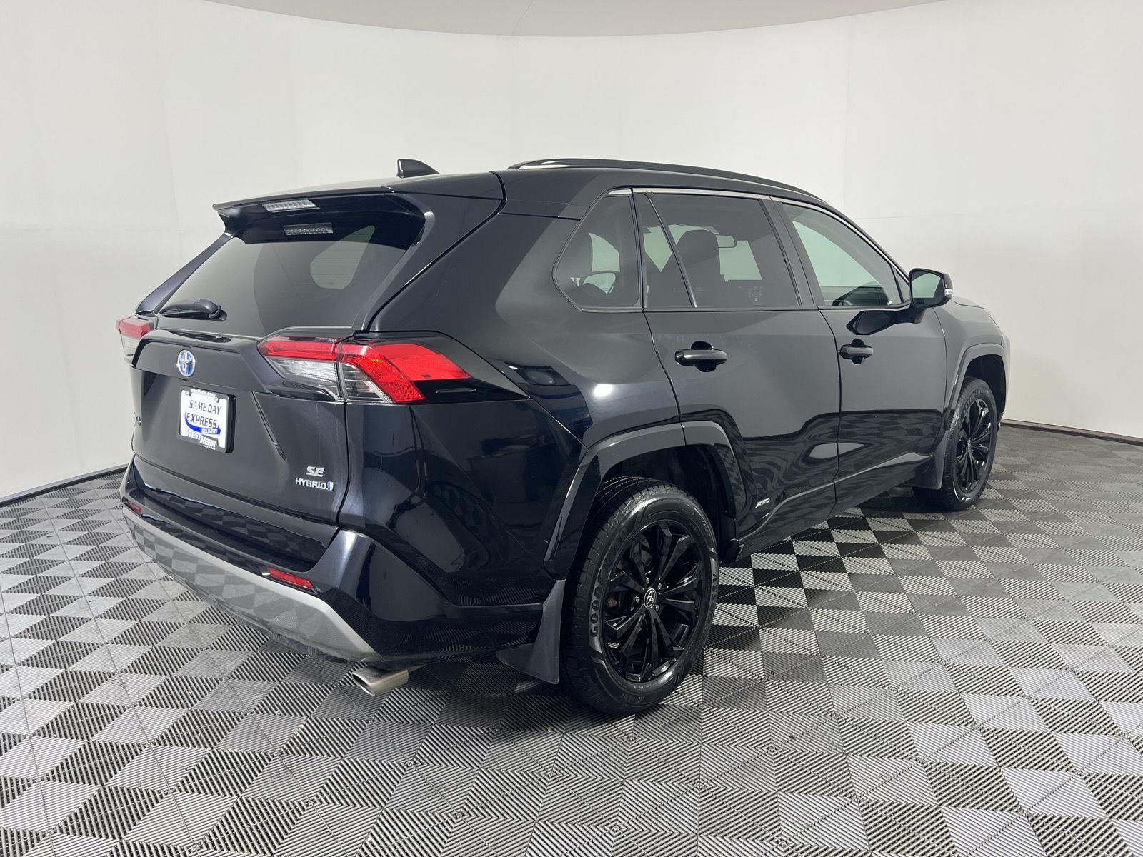 2022 Toyota RAV4 Hybrid SE