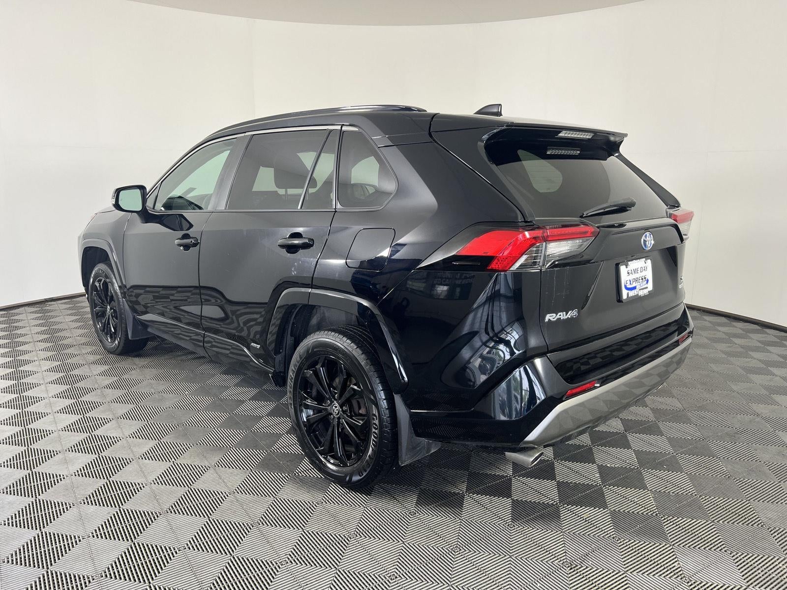 2022 Toyota RAV4 Hybrid SE