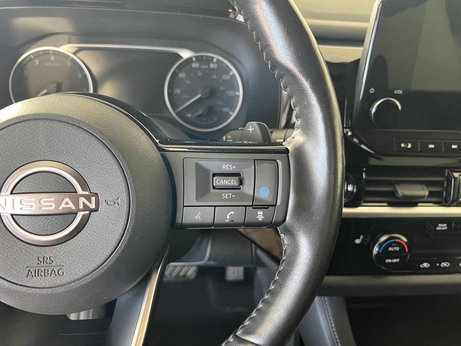 2022 Nissan Pathfinder SL