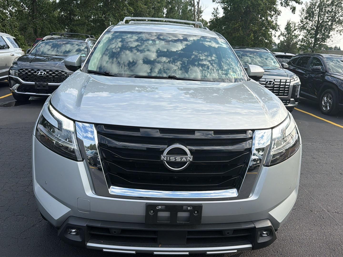 2022 Nissan Pathfinder SL