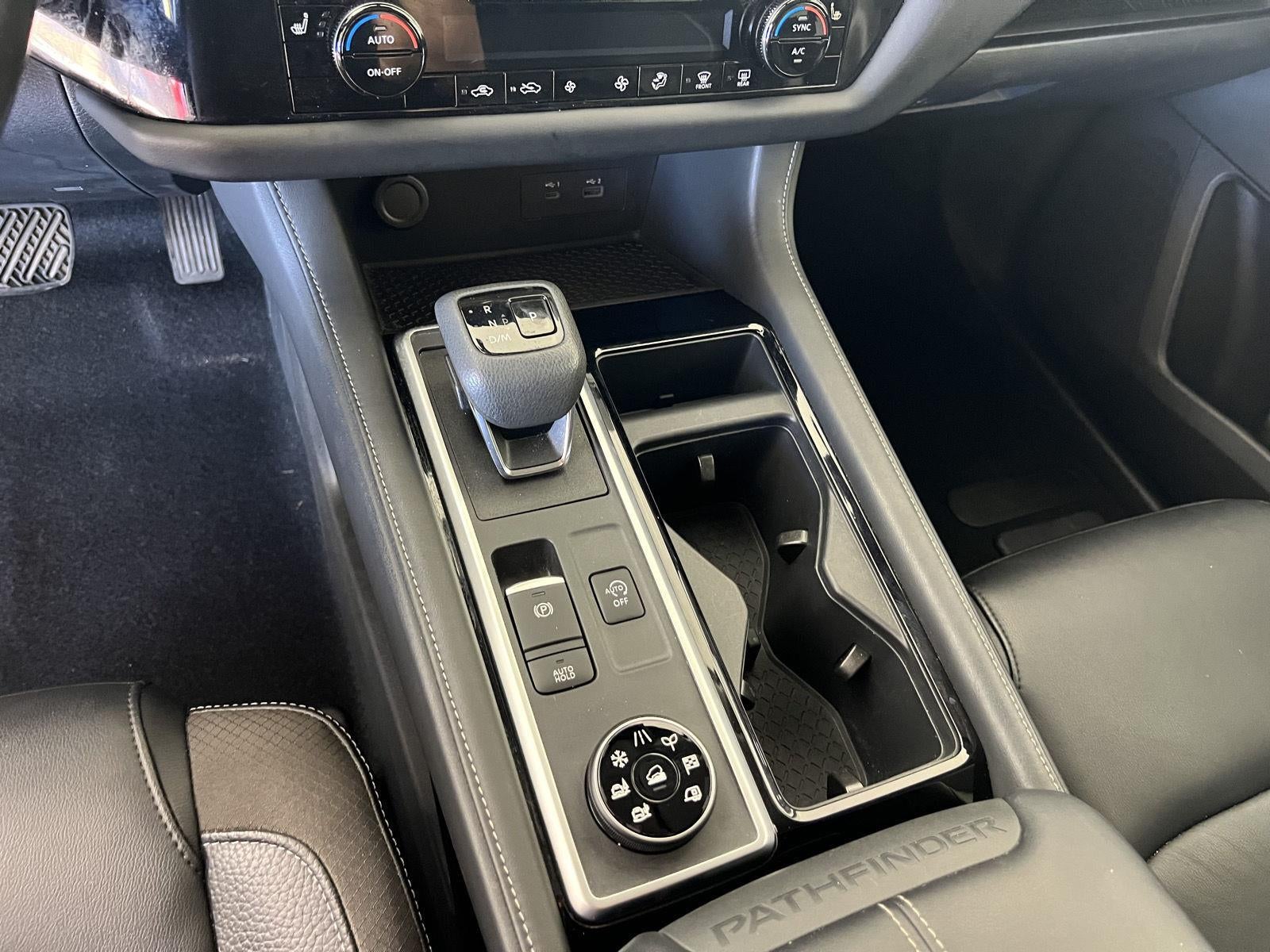2022 Nissan Pathfinder SL