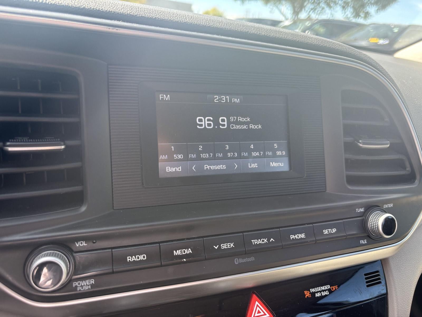 2020 Hyundai Elantra SE