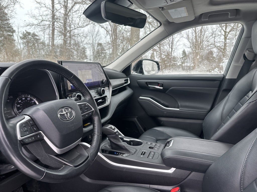 2023 Toyota Highlander L