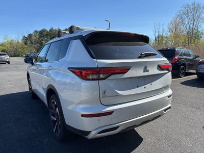 2023 Mitsubishi Outlander SE