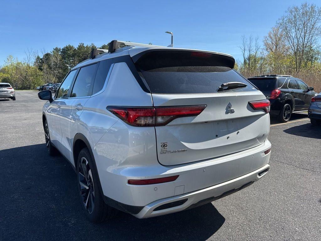 2023 Mitsubishi Outlander SE