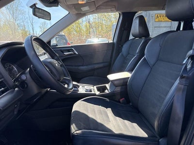 2023 Mitsubishi Outlander SE