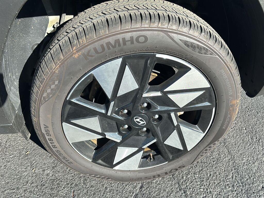 2024 Hyundai Kona Base