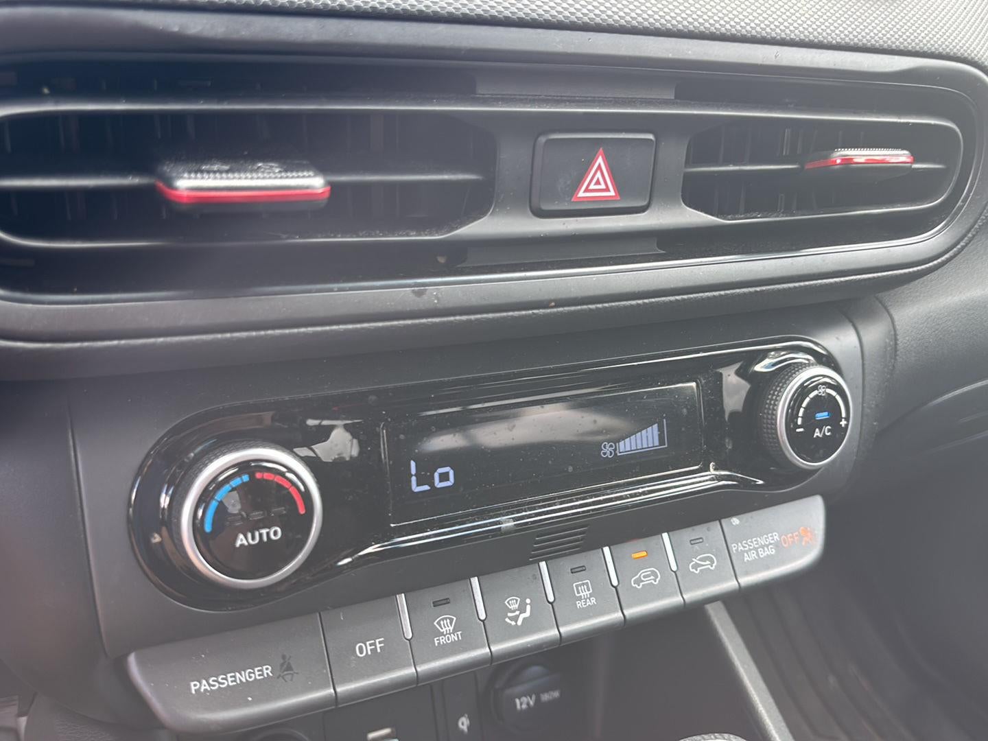 2023 Hyundai Kona Base