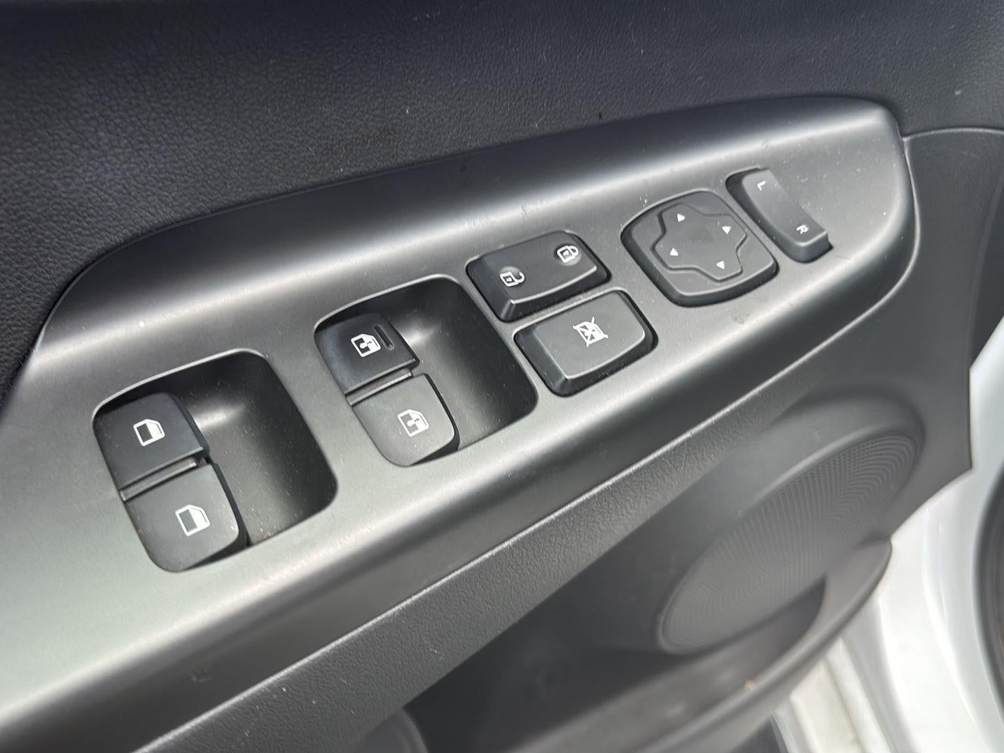 2023 Hyundai Kona Base