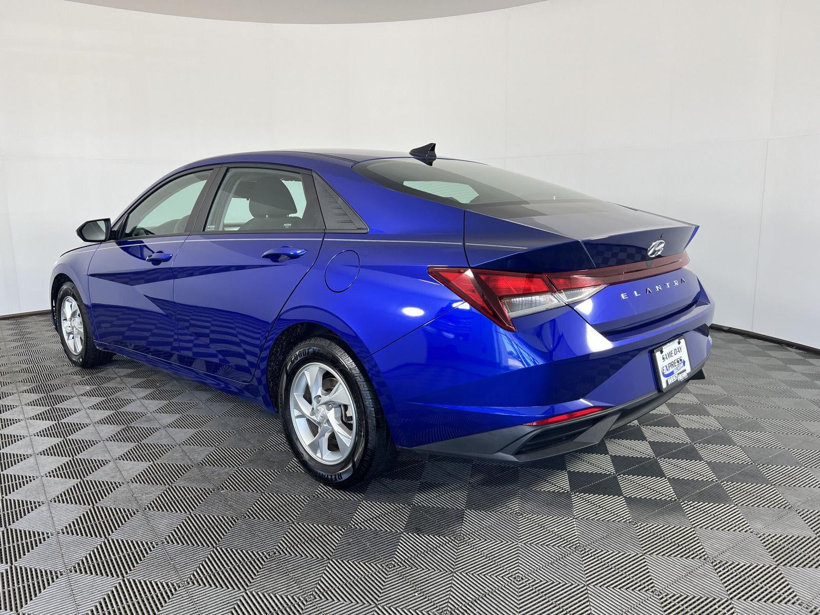 2023 Hyundai Elantra SE