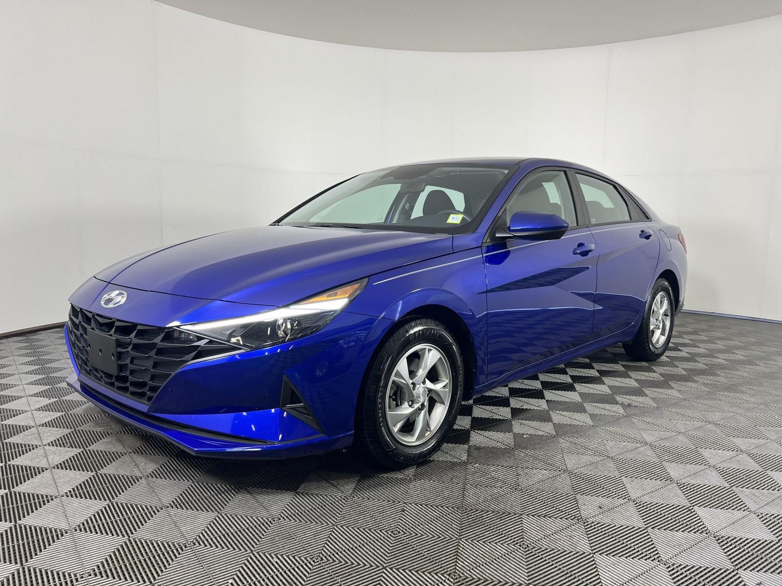 2023 Hyundai Elantra SE
