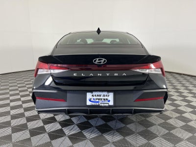 2024 Hyundai Elantra SE
